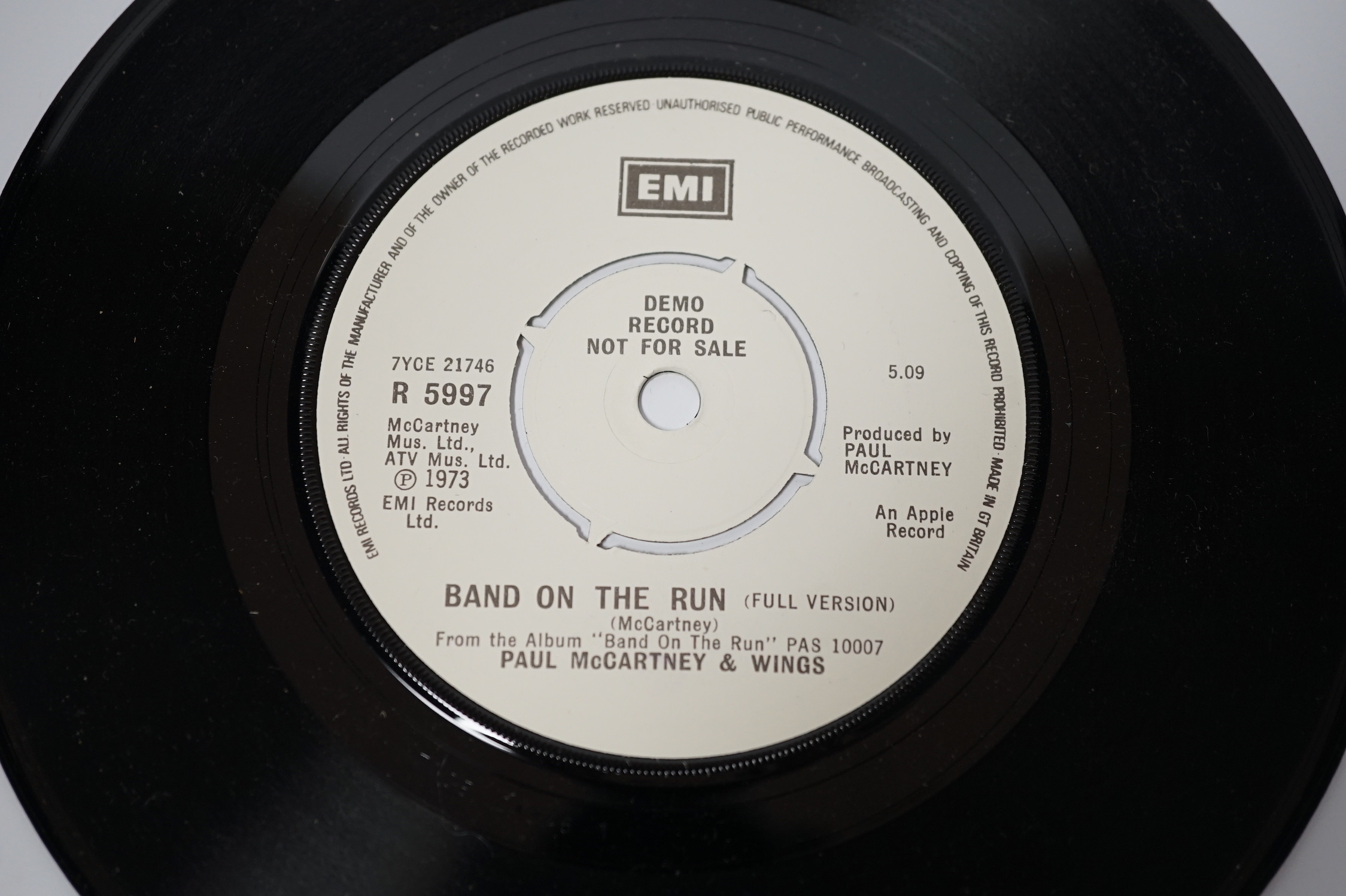 Paul McCartney & Wings; Band on the Run 7